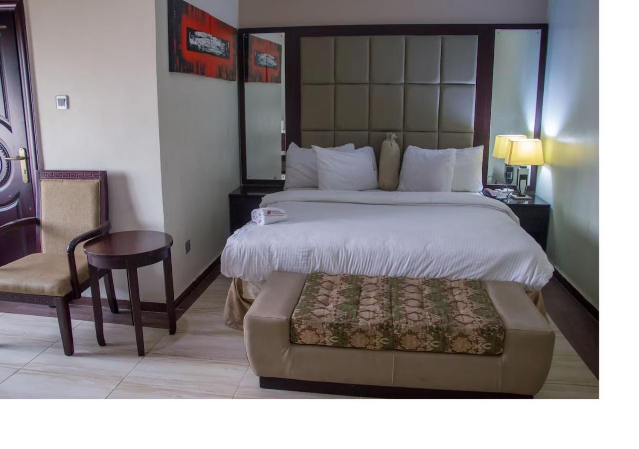 Exel Oriental Hotel & Suites Lagos Esterno foto